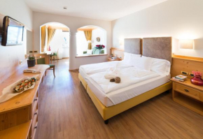 Отель Hotel Ambassador, Левико
